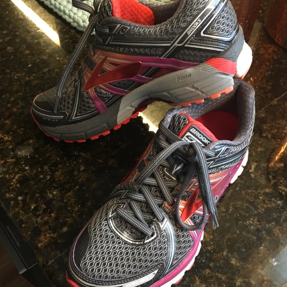 Brooks GTS 17 Sneakers